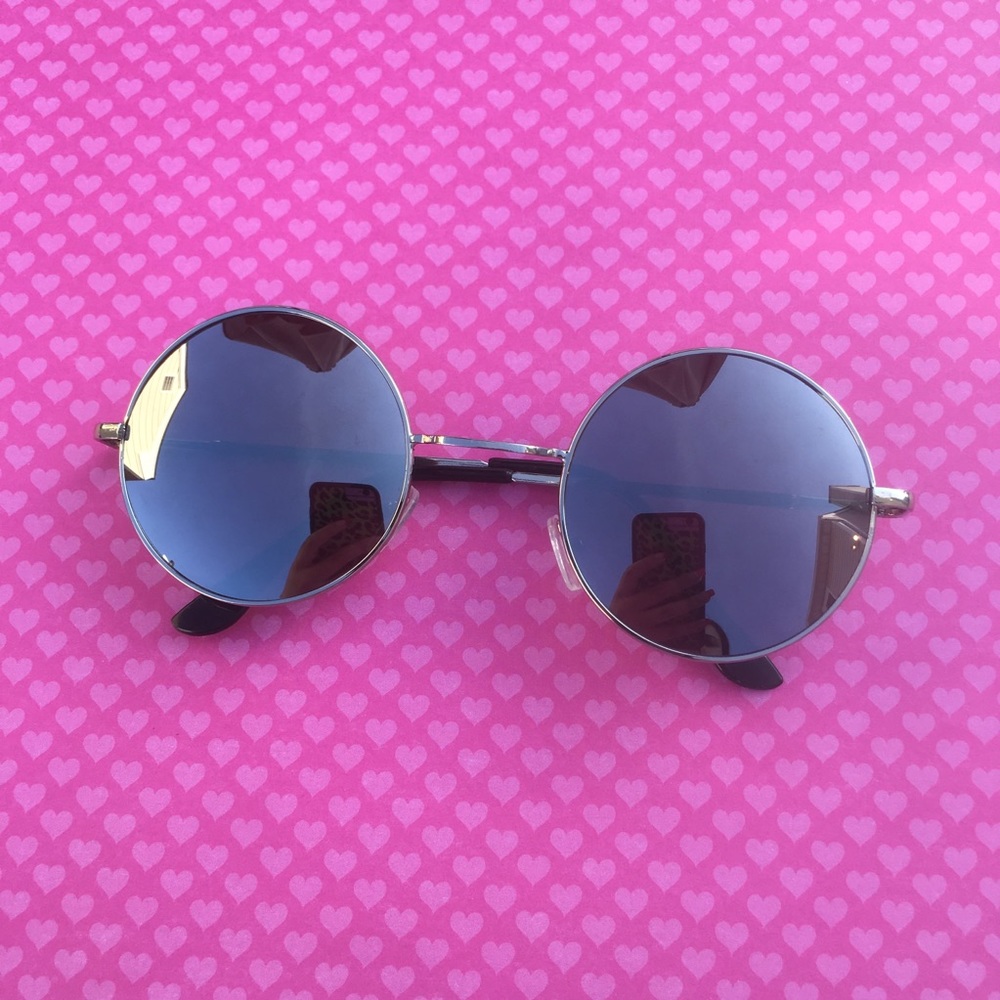 Vintage Inspired Retro Round Sunglasses